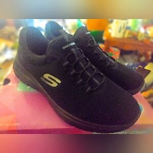 Skechers black memory foam SZ 7.5.